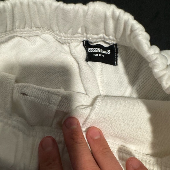 Men’s essentials shorts - Picture 3 of 3